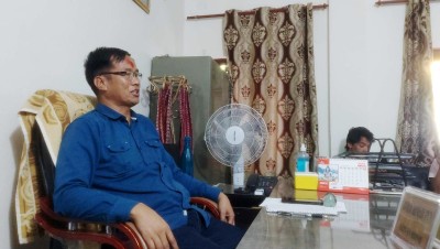 मुसिकोटका उपप्रमुख भन्छन्ः कर्मचारी कुटेको छैन, अनियमितता रोक्न खोजेको हो